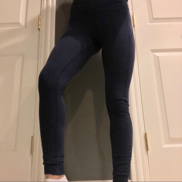 Navy Athleta Scrunch Leggings - Picture 4 of 4